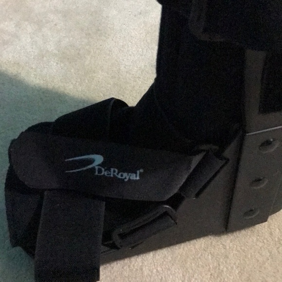 Leg or hurt foot boot - Picture 2 of 2